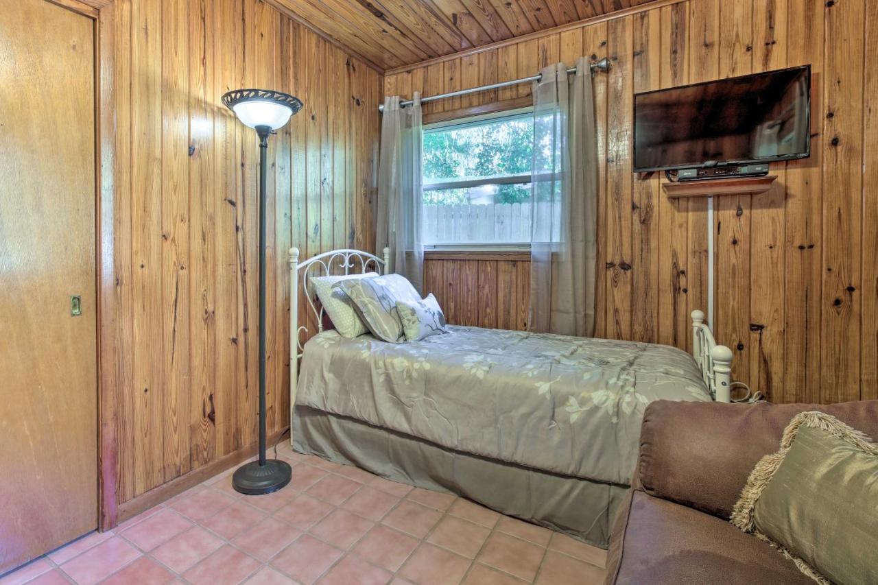 Rainbow River Oasis With Kayaks And Furnished Sunroom! 두넬론 외부 사진