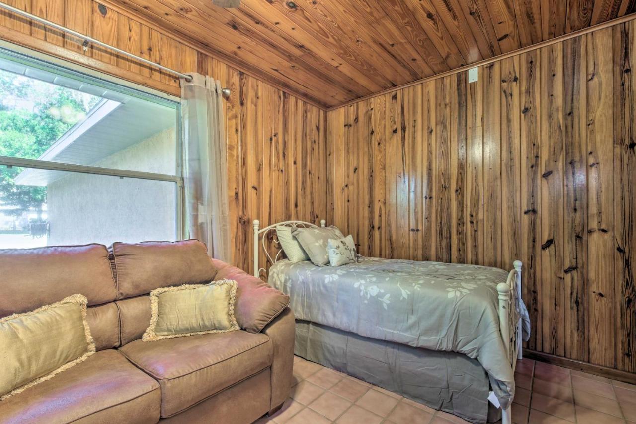 Rainbow River Oasis With Kayaks And Furnished Sunroom! 두넬론 외부 사진