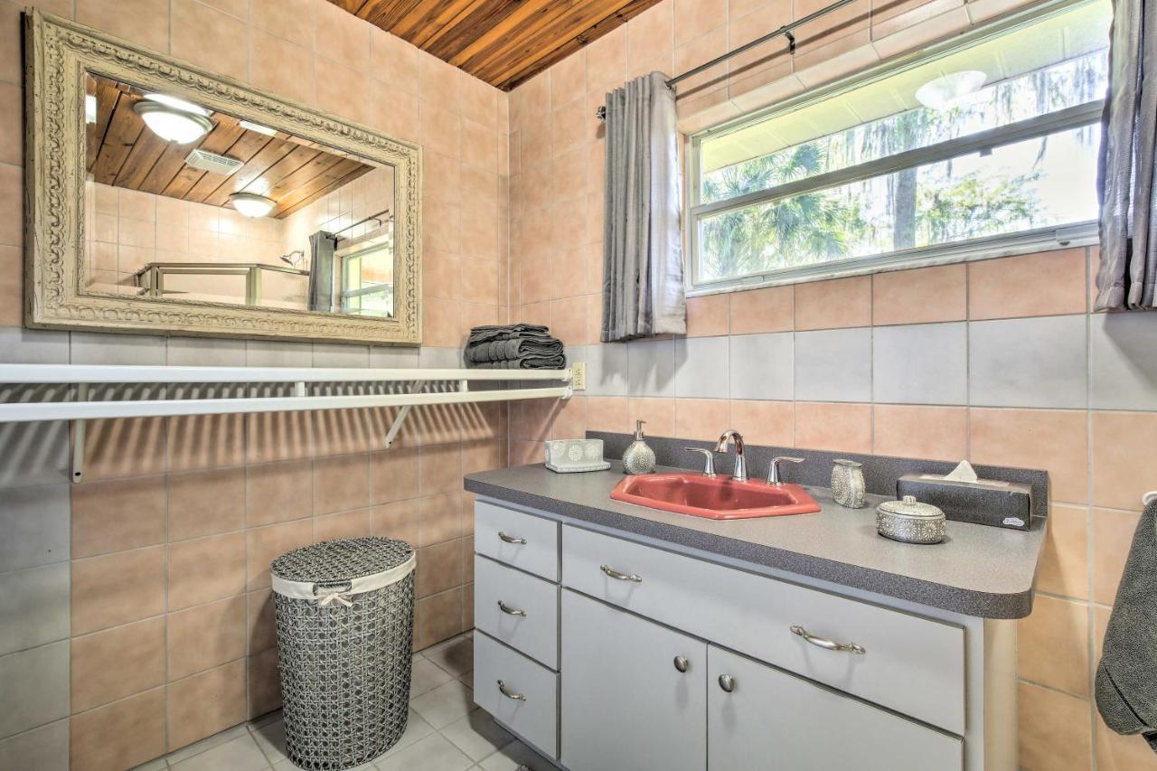 Rainbow River Oasis With Kayaks And Furnished Sunroom! 두넬론 외부 사진